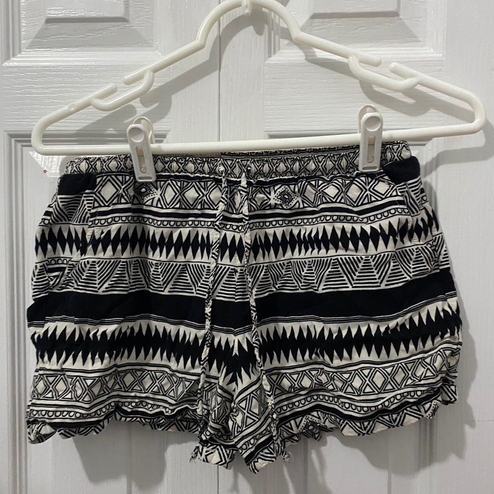 Flowy tribal print shorts